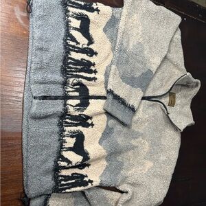 Men's Sherpa Zip-Up Sweater in Grey and Cream with Wildlife Border